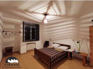 Хостелы 4 Friends Hostel Ереван-5